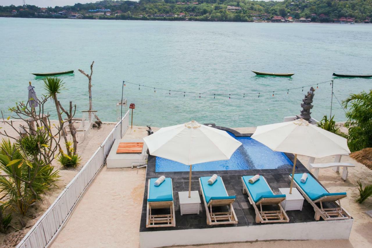 The Waterfront Beach House Nusa Lembongan  Exterior photo